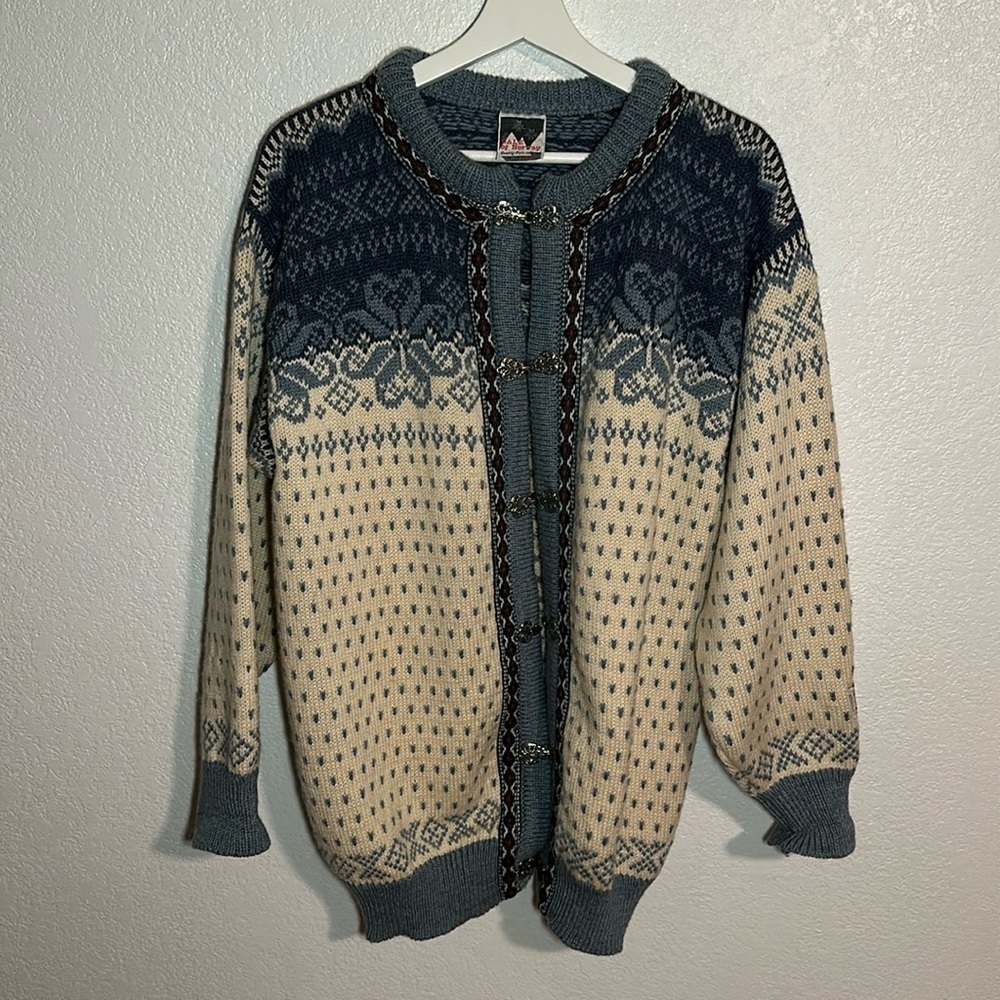 Dale of Norway 100% New Wool Cardigan Size Large